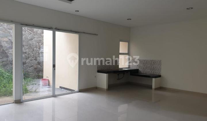 Rumah Dijual Terawat 3 Lantai di Pondok Hijau , Bandung