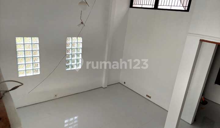 Rumah Dijual Terawat Siap Huni di Mainroad Dago Pakar, Bandung 03