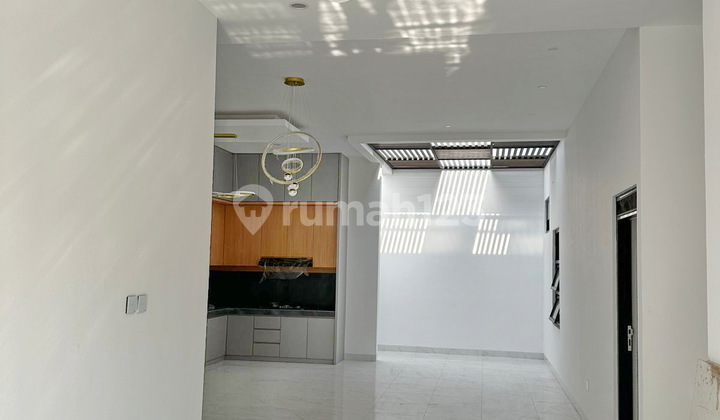 Rumah Dijual Baru Siap Huni di Taman Kopo Indah 2, Bandung 0389