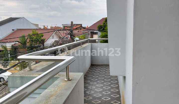 House for Sale Strategic Hook Position on Jl Utama Sumbersari, Bandung 16 2