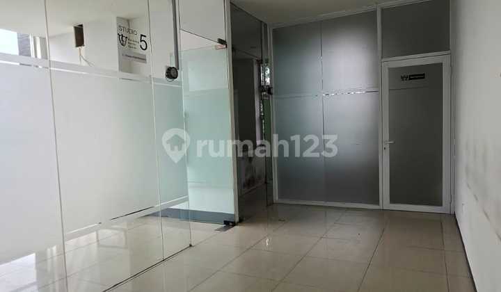 3-Story Ruko for Rent Ready to Use in Cikawao Area, Bandung 03 3-Story Ruko for Rent Ready to Use in Cikawao Area, Bandung 03