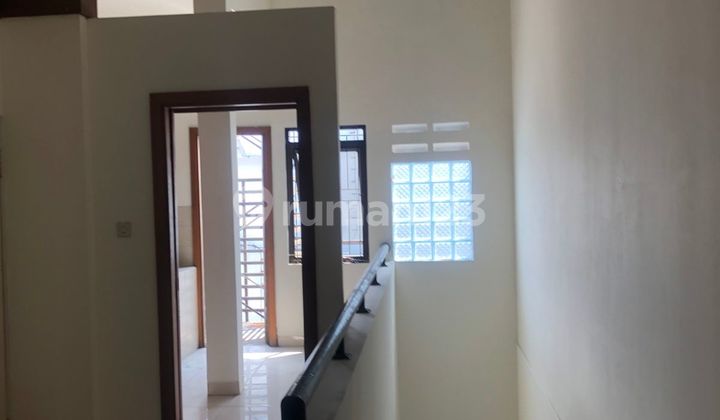 Good 3.5-Story Shophouse for Sale on Mainroad Pajajaran, Bandung 03 2