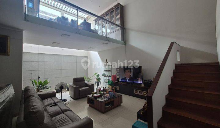 Rumah Dijual Lux Design Modern di Area Mekar Wangi, Bandung 1