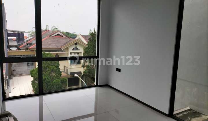 Rumah Bagus Unfurnished SHM Setra Duta, Bandung 2