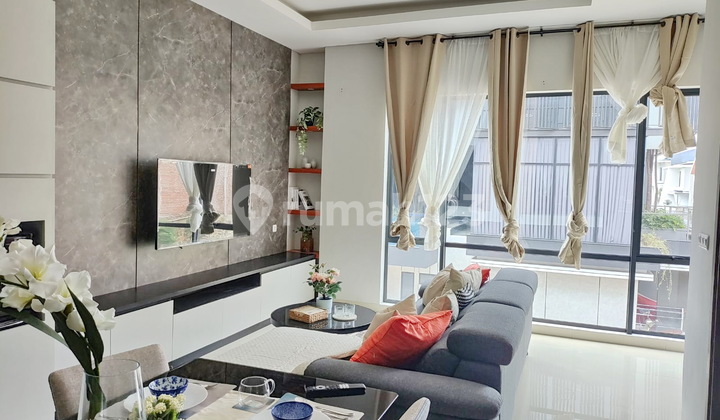 Rumah Dijual Bagus dan Cozy di Area Setraduta Royal Grande 03