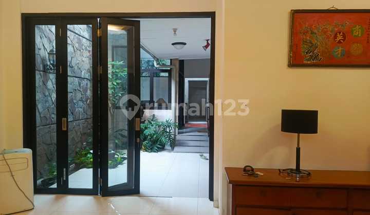 3-Story Shop House for Sale near Alun Alun on A.Yani - Kosambi, Bandung 36 3-Story Shop House for Sale near Alun Alun on A.Yani - Kosambi, Bandung 36