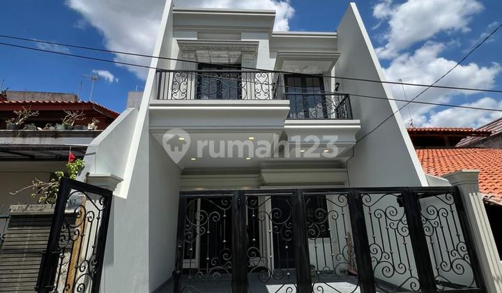 Sell Luxury House Near Al-Azhar School Rawamangun East Jakarta Nice House in Rawamangun SHM Sell Luxury House Near Al-Azhar School Rawamangun East Jakarta Nice House in Rawamangun SHM