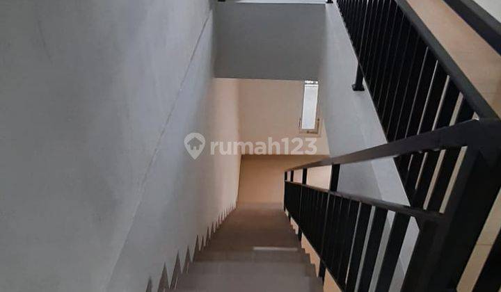 Unit Langka Rumah Hoek Dalam Komplek Dekat Pondok Kopi Kecamatan Duren Sawit Jakarta Timur Bebas Banjir 3