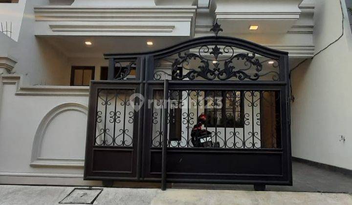 Bangunan Baru Luxurius Rumah Rawamangun Jakarta Timur 1