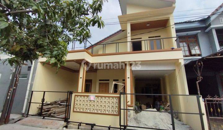 Dijual rumah dekat Taman Gigi di Taman Galaxy, Bekasi Selatan 1