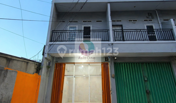 Translation: Sell 3-Story Shop House at Prumnas Klender East Jakarta Busy Street Access 1