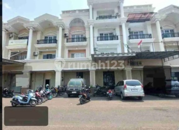 Disewakan Ruko 3 Lantai di Sentra Niaga Harapan Indah Bekasi