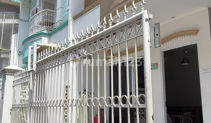 Jual Cepat Rumah Kost 4 Lantai di Tanjung Duren Jakarta Barat