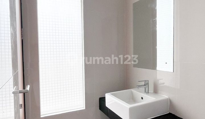 Jual Rumah Hoek di Bawah Harga Pasar di Grand Wisata Bekasi 2