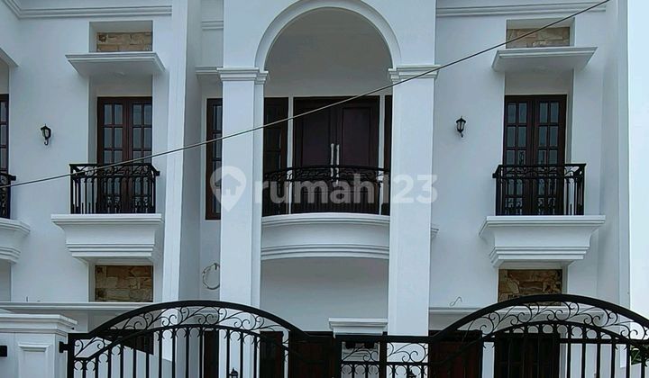 Sell Fast, 3 Car Road Access, Beautiful House in Hook Within Complex in Duren Sawit East Jakarta, Good in Duren Sawit, SHM House Sell Fast, 3 Car Road Access, Beautiful House in Hook Within Complex in Duren Sawit East Jakarta, Good in Duren Sawit, SHM House