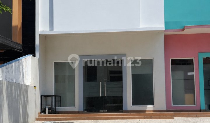 RENT 3-Story Strategic Shop House in Duren Sawit, East Jakarta 1