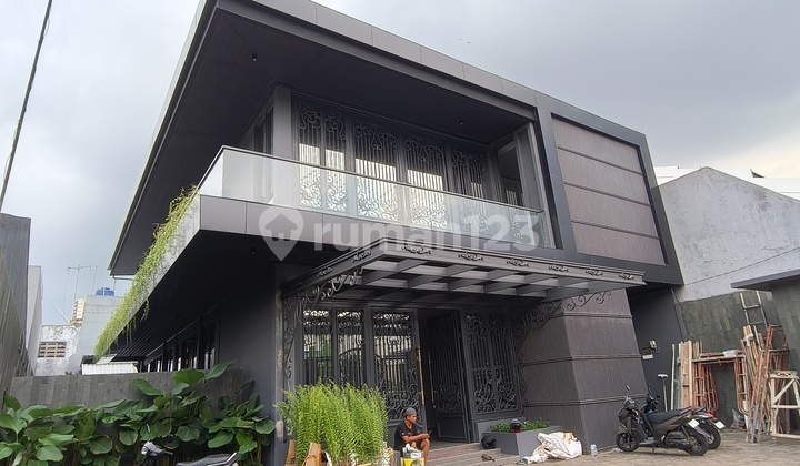 Jual Rumah Konsep Desain Luxury Industrial Di Billymoon Jakarta Timur 2