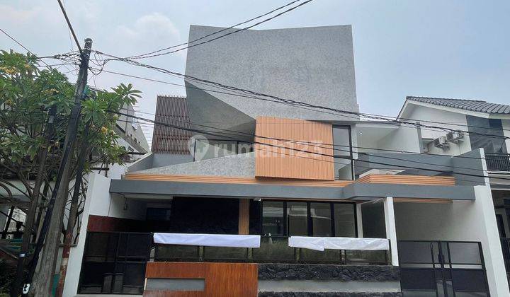 Jual Rumah Cantik Dengan Kolam Renang Di Bintaro 1