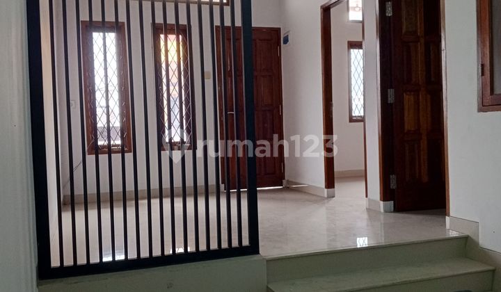 For Sale 2.5-Story House in Poris Indah, Cipondoh - Tangerang 2