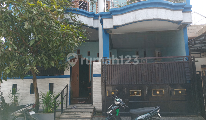 Negotiate Until Deal! Nice 2.5-Story House in Simprug, Poris, Tangerang. 2