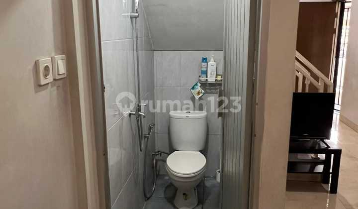 Ready-to-Occupy Fully Furnished House in Grand Duta Tangerang Area, Flood-Free