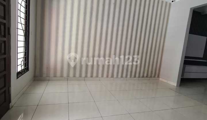 Dijual Cepat Rumah Siap Huni di Kawasan Elite Bebas Banjir Palem Semi Karawaci Tangerang 2