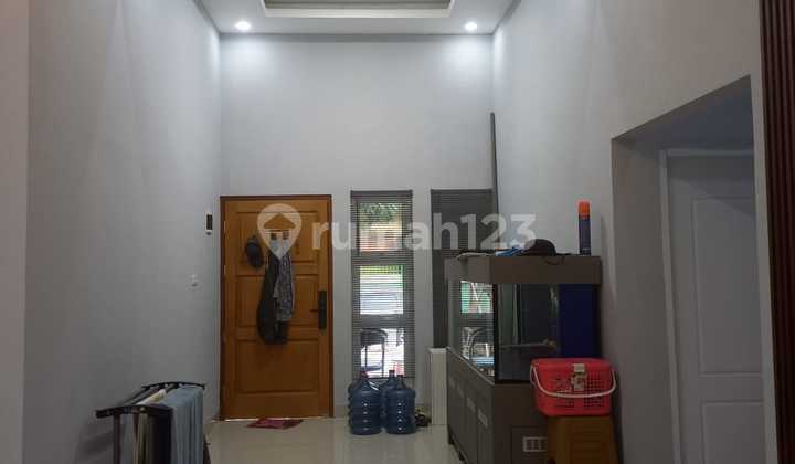 Ready-to-Live Fully Furnished Flood-Free House in Lippo Karawaci Area. 2