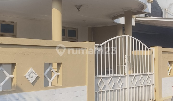 Ready-to-Occupy Flood-Free House in Banjar Wijaya Area 2