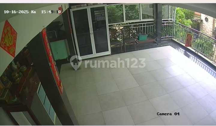 Ready-to-Live House with Many Rooms, Flood-Free in Premium Lippo Utara Area 2