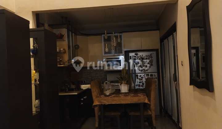 Rumah Bagus Semi Furnished Serba Apik Dekat Lap Tenis Komplex 2