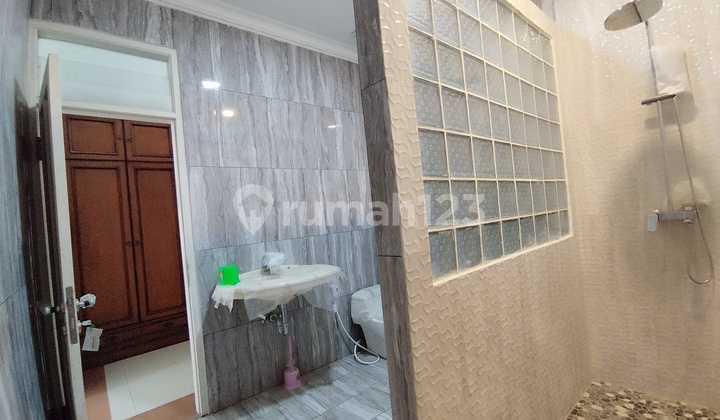 Rumah Kokoh Bagus Siap Huni Strategis 5 Menit Ke Pasar Modern  2