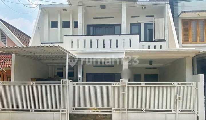 Rumah 2 lantai terawat rapih siap huni dalam komplex dekat Stan bintaro