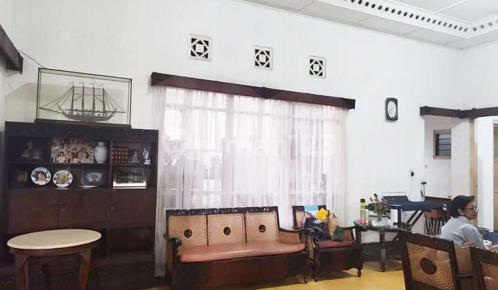 Kebayoran Baru House in Front of Asri Park, Comfortable 5 Minutes to Pondok Indah 2