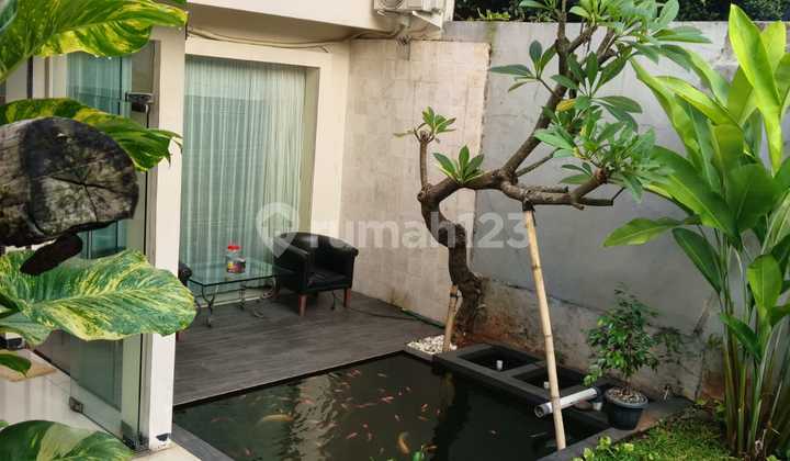 Rumah Bagus Asri dan Nyaman,Memiliki Halaman Belakang yang Apik Rumah Bagus Asri dan Nyaman,Memiliki Halaman Belakang yang Apik