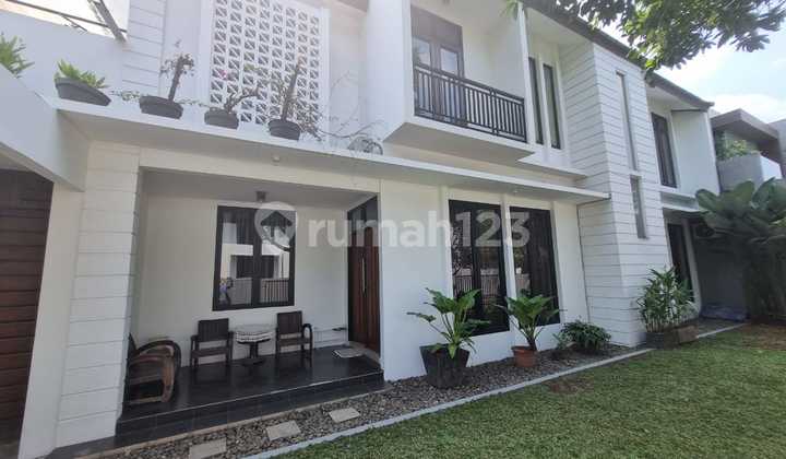 Rumah bagus megah putih 2 lantai 5menit ke MRBJ dan Pasar modern, 1