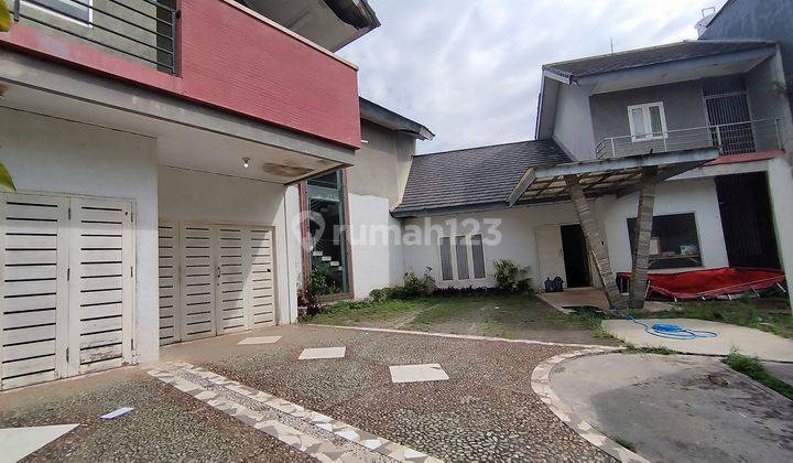 Rumah Bagus 2 Lantai Posisi Pojok Strategis Ada Swimming Pool 1