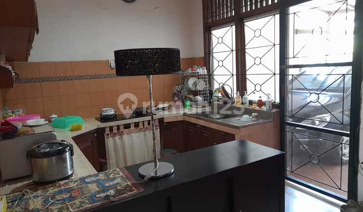 Rumah letak di hook yang asri terawat dalam komplex dekat Stan bintaro 2