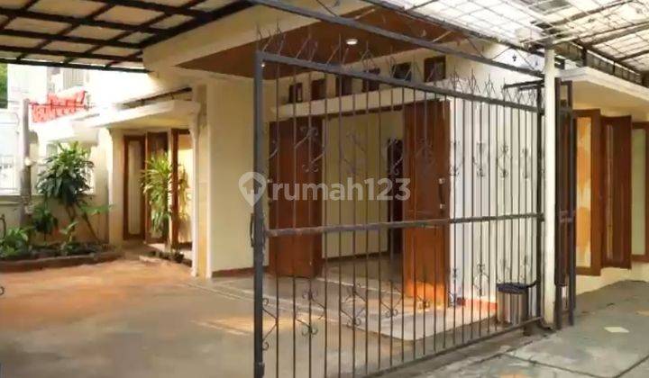 Rumah Yang Terawat Rapih Kokoh Dekat Grand Lucky Radio Dalam 2