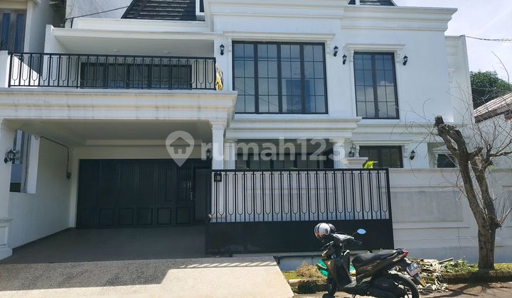 Rumah Megah American Style dengan S Pool Strategis Nyaman Jalan Lebar
