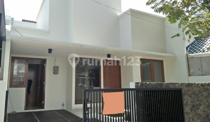 Rumah Cantik Mungil Siap Huni di Komplex Mertilang Sektor 9 Dekat Mesjid Ry
