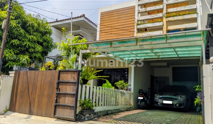 Rumah Bagus 2 Lantai Terawat Rapih, 5 Menit ke Jl Veteran dan Pintu Toll Rumah Bagus 2 Lantai Terawat Rapih, 5 Menit ke Jl Veteran dan Pintu Toll