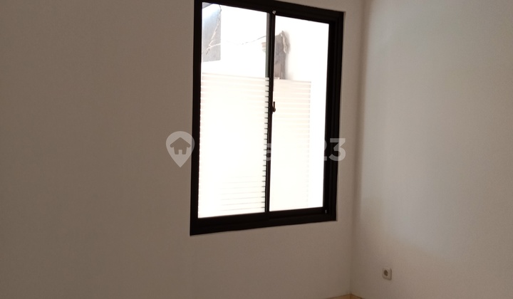 Rumah mungil bagus strategis siap huni 7 menit ke  BXCmall dan St kereta 2