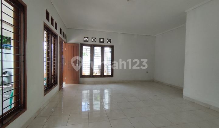 Rumah Strategis 5 Menit Ke St Mrt Cocok Untuk Kost2an,kantor 2