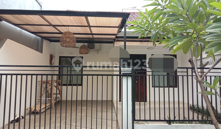 Rumah mungil bagus strategis siap huni 7 menit ke  BXCmall dan St kereta