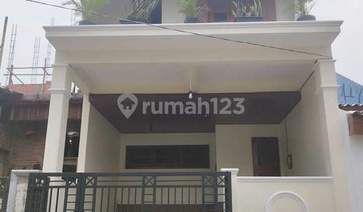 Rumah 3 lantai baru kokoh kusen daun pintu jendela jati,dekat stas kereta 1