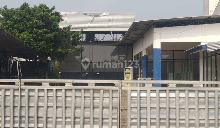 Gudang Ex Showroom di Jalan Raya Setu, Bantar Gebang 1