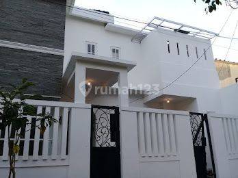 SJ Di jual Rumah di Taman Buaran Indah SHM Timur 1