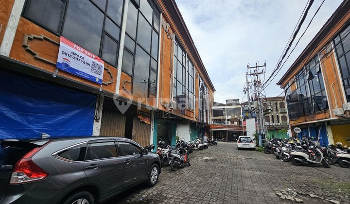 Premium 3-Story Shophouse for Rent, in Diponegoro, Denpasar Area Premium 3-Story Shophouse for Rent, in Diponegoro, Denpasar Area