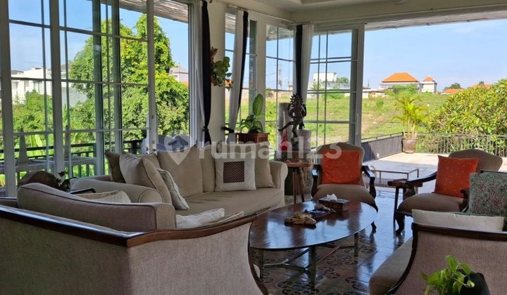 Villa Cantik dengan View Sawah Dijual, di Berawa Canggu Area Villa Cantik dengan View Sawah Dijual, di Berawa Canggu Area