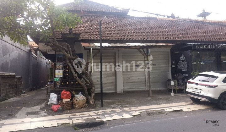 Ruko Bagus di Pinggir Jalan Utama Disewakan, di Seminyak Area